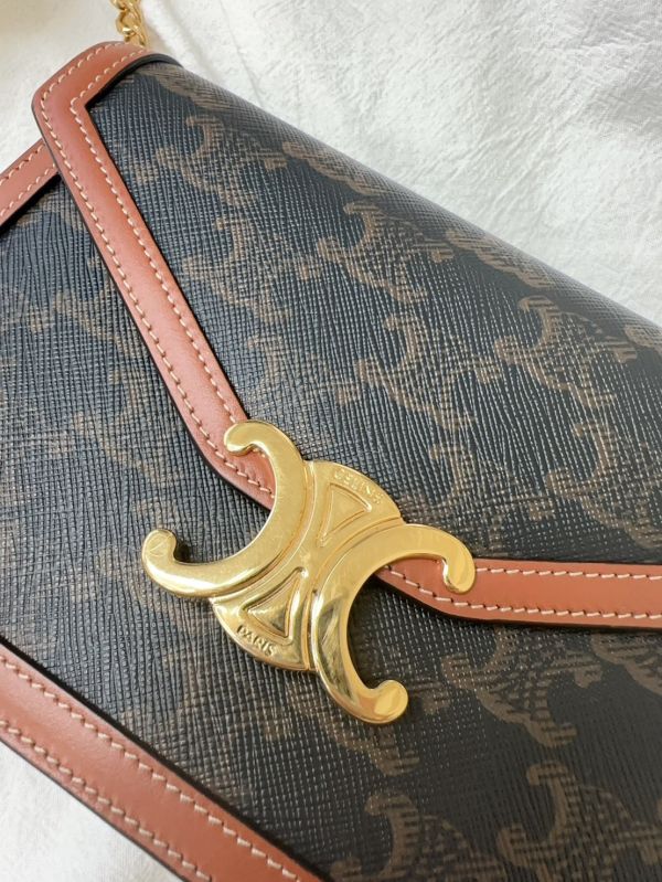 【12期0利率】CELINE MARGO標誌印花牛皮革飾鍊錢包【9成新】 