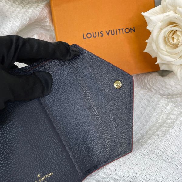 【12期0利率】【二手】LV 深藍色皮革壓紋三摺短夾 