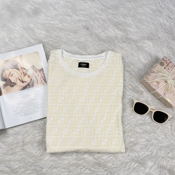 【12期0利率】【99成新】FENDI 白色緹花T恤 L SIZE (5折) 