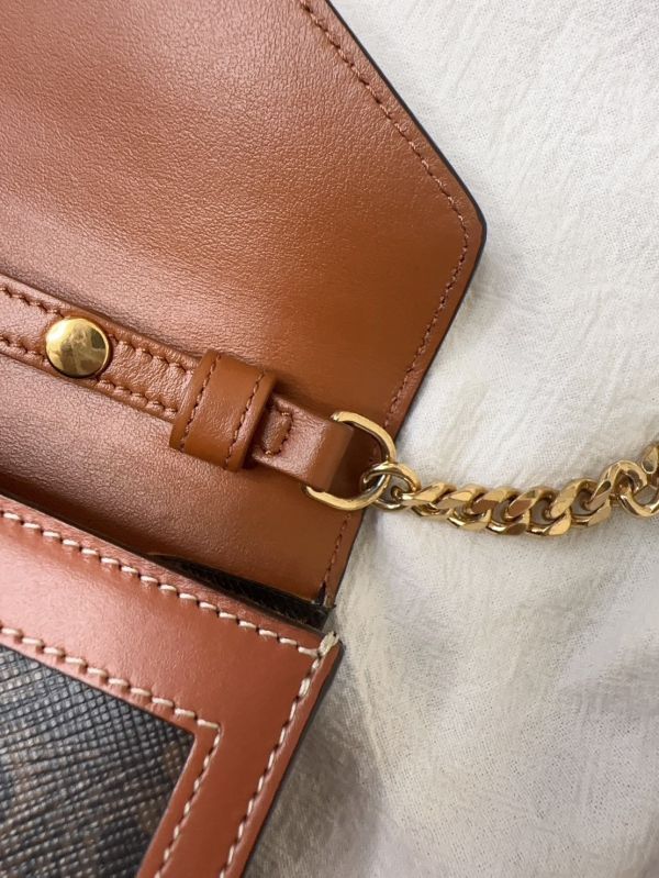 【12期0利率】CELINE MARGO標誌印花牛皮革飾鍊錢包【9成新】 