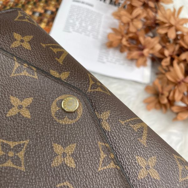 【12期0利率】 LV經典Monogram帆布Sarah長夾【9成新】 