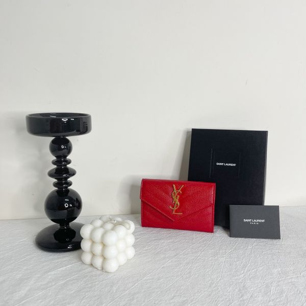 【分期0利率】YSL 粒面壓紋小型信封錢包【未使用閒置品】 