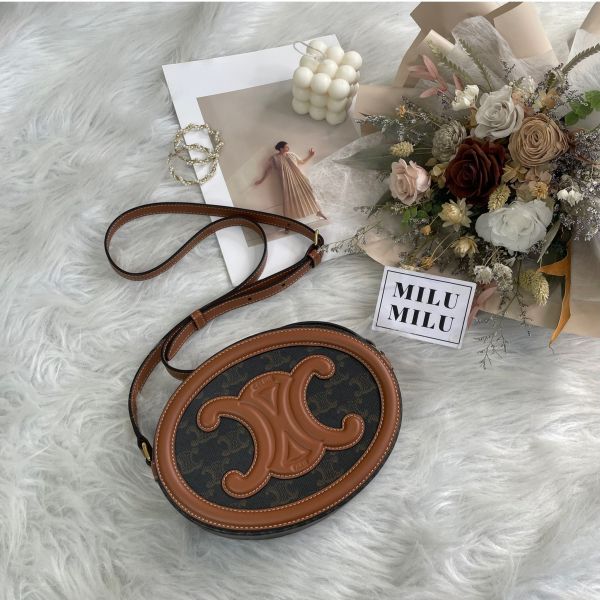 【95新】【12 期 0 利率】Celine 中號老花月餅包 