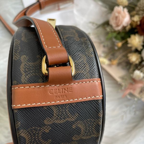 【95新】【12 期 0 利率】Celine 中號老花月餅包 