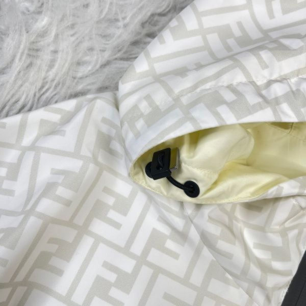 【分期0利率】FENDI 印花連帽雙面穿外套 54號 (5折)【99成新】 