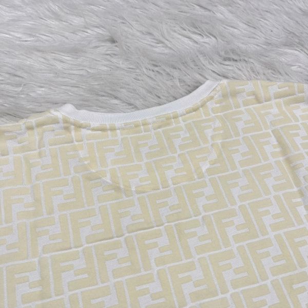 【12期0利率】【99成新】FENDI 白色緹花T恤 L SIZE (5折) 