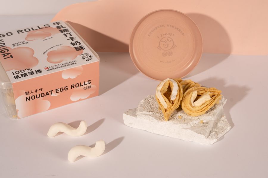 牛軋糖打卡奶酥．10入盒裝．220g 牛軋糖打卡奶酥, 包餡手工蛋捲, 台中伴手禮, 台灣甜點推薦, Q彈牛軋糖, 宅配點心推薦, 下午茶甜點, SGS認證甜點, 食品級PP5盒, 小麥纖維盤, 全台首創蛋捲, 甜而不膩奶酥