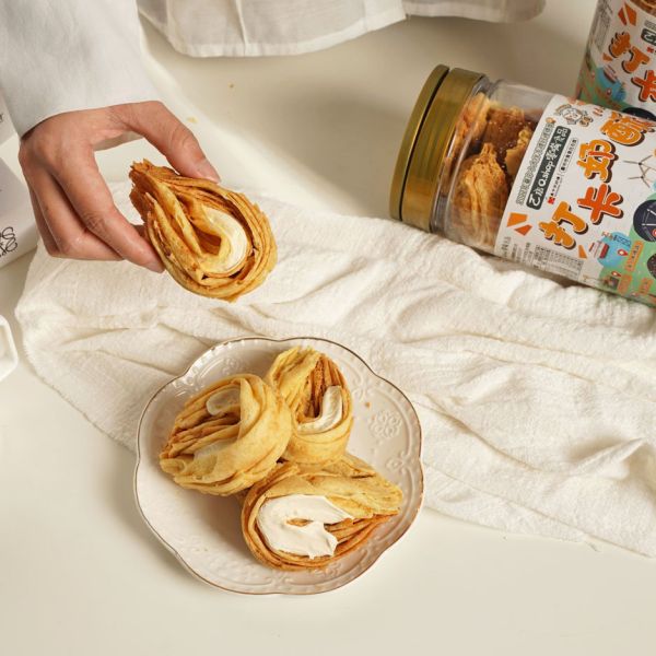 牛軋糖打卡奶酥．10入盒裝．220g 牛軋糖打卡奶酥, 包餡手工蛋捲, 台中伴手禮, 台灣甜點推薦, Q彈牛軋糖, 宅配點心推薦, 下午茶甜點, SGS認證甜點, 食品級PP5盒, 小麥纖維盤, 全台首創蛋捲, 甜而不膩奶酥