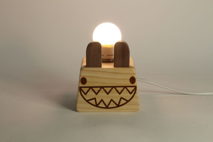 客製化禮品-福福好燈座 木匠,木匠兄妹,客製,獨一無二,居家,商業,木製,台灣製造,造型,收納,置物,聯名,精品,禮物,設計,LOGO,燈座
