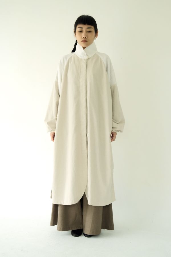 川衣 WEAR BEING｜牧服者 交疊領拼接長風衣外套 