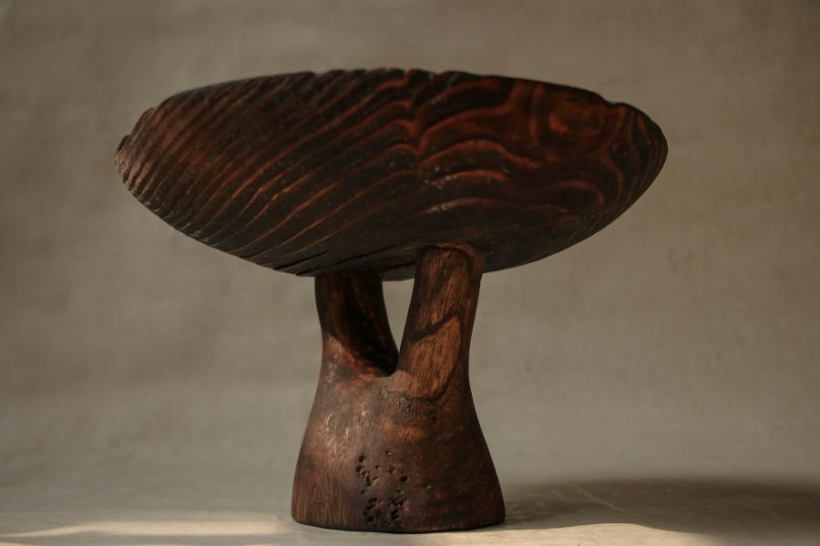 三時美術｜具足｜高腳盤-台灣鐵杉／漂流木（炭化） 