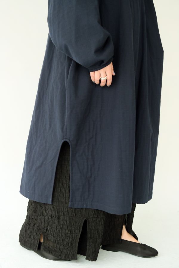 川衣 WEAR BEING｜牧服者 交疊領拼接長風衣外套 