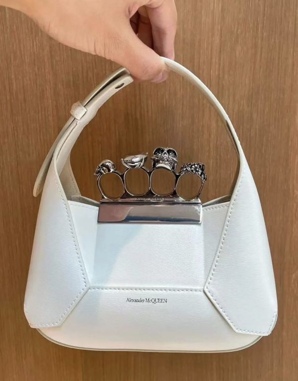 Alexander Mcqueen 731136  Jewelled Hobo 迷你包  白色 Alexander Mcqueen 731136 Jewelled Hobo 迷你包
白色