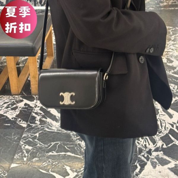 Celine 117893 小款黑色亮面牛皮斜揹包  黑色 Celine 手袋, 小款亮面牛皮包, 黑色斜揹袋, Triomphe 設計, 義大利手工, 低調優雅