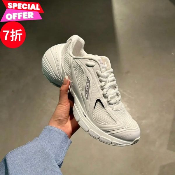 Givenchy 男款 TK-MX 科技網布和合成皮革繫帶跑鞋  象牙色/增高5公分    IT 39/40/41/42 Givenchy、Tk-mx、Givenchy鞋價格、Givenchy運動鞋專櫃、Givenchy評價、Givenchy鞋子尺寸、Givenchy專櫃位置、Givenchy真品折扣
、科技運動鞋、增高運動鞋、網布運動鞋、精品運動鞋、精品鞋款推銷、運動鞋推銷、增高鞋推銷、精品運動鞋評價、運動鞋價格
、平行輸入、精品平行輸入、100%真品、專屬真品保證、精品折扣、優惠精品價格、限時優惠、快速配送、