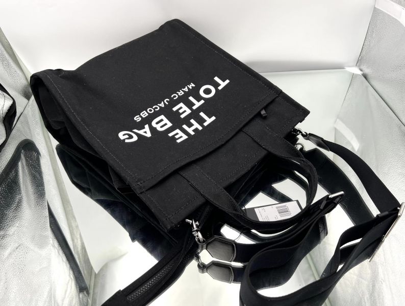 The Marc Jacobs The Functional Tote 帆布包   黑色 Marc Jacobs、Functional、托特包、帆布包、黑色包包、實用包款、平行輸入、精品平行輸入、100%真品、專櫃真品保證、精品折扣、優惠精品價格、限時優惠、快速配送、台灣精品代購