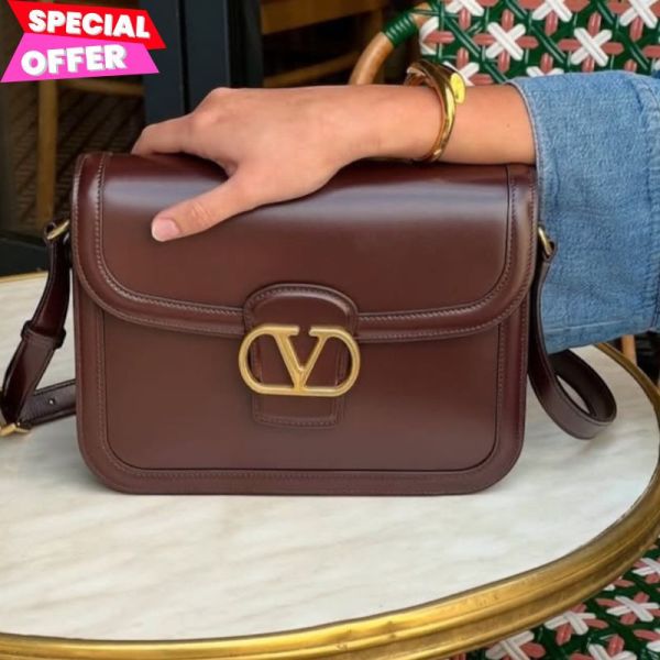 Valentino 9To5 光滑小牛皮 Box 肩背包  橡木棕色 Valentino Garavani 肩背包, 9To5 小牛皮包, 光滑小牛皮包, VLogo 設計, 義大利手工包, 奢華時尚包, 時尚斜背包