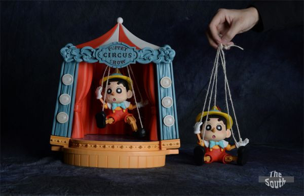 【海外代購】The South 提線木偶X蠟筆小新 