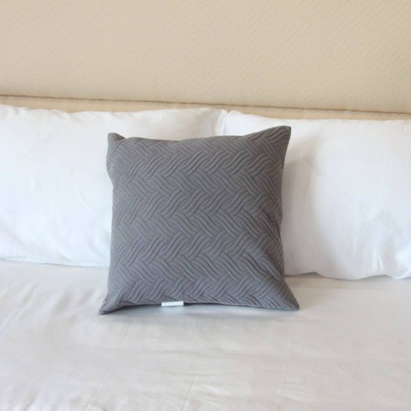 LAMINA麻花條紋素色抱枕-灰 尺寸:45*45CM LAMINA麻花條紋素色抱枕-灰 尺寸:45*45CM