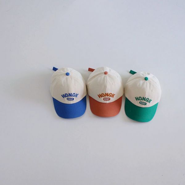 簡約字母拼接棒球帽 