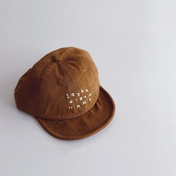 小小數字刺繡燈芯絨帽 