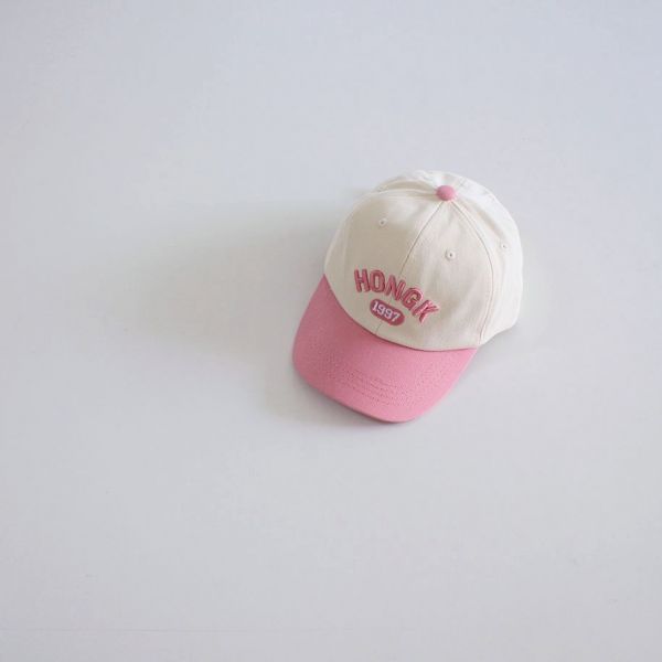 簡約字母拼接棒球帽 