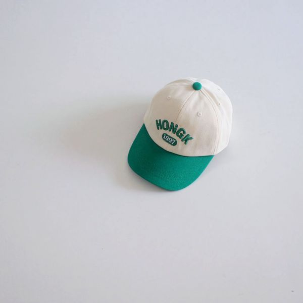 簡約字母拼接棒球帽 