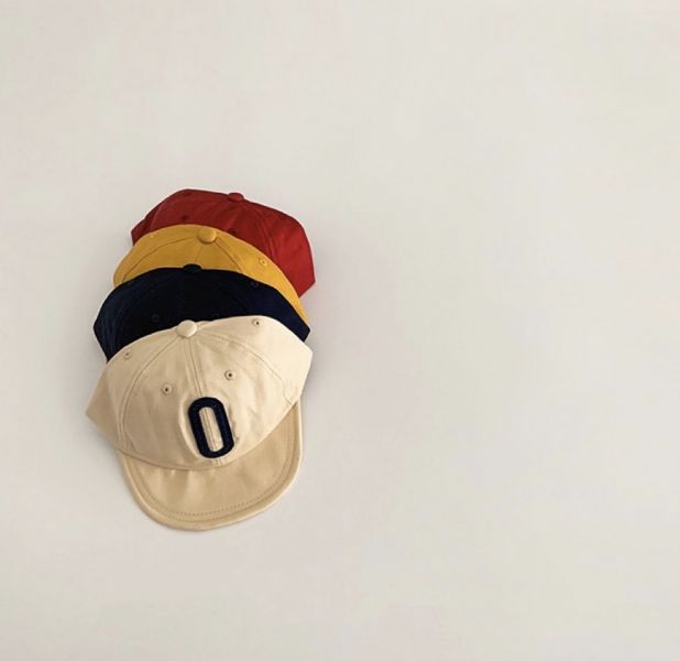 韓系！字母刺繡棒球帽 