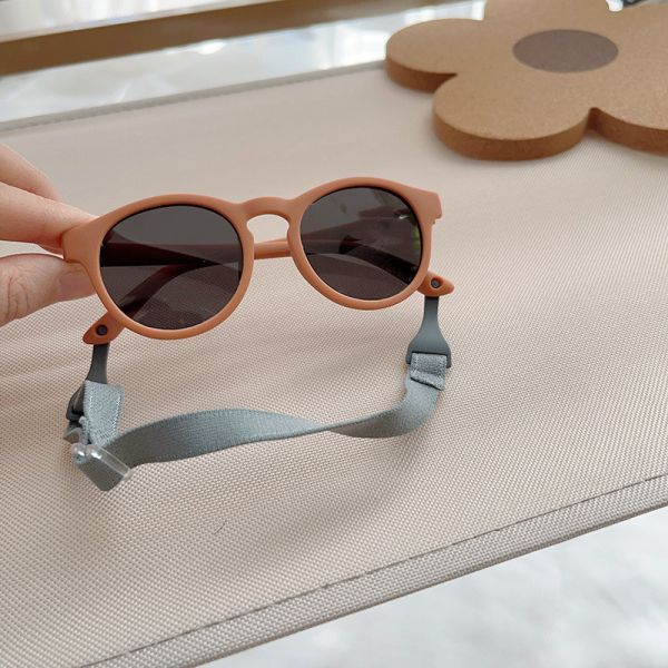 童趣防掉式圓墨鏡 