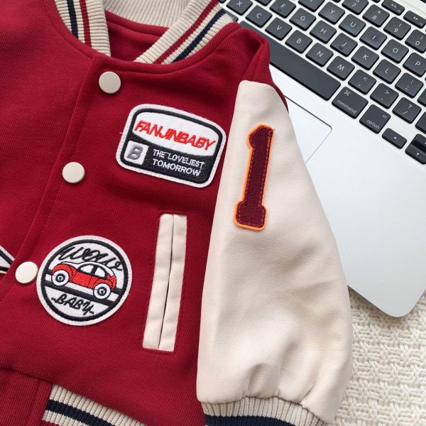 紅色小隊長胸章棒球外套 