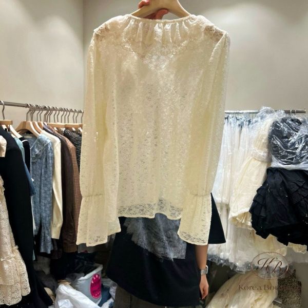 Fw285 秋季 微透膚蕾絲上衣 喜歡袖口的細節 