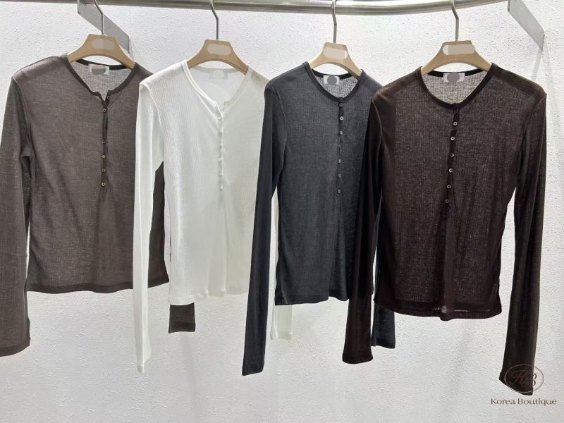 Fw66 秋季 微透膚絲質排扣衫 