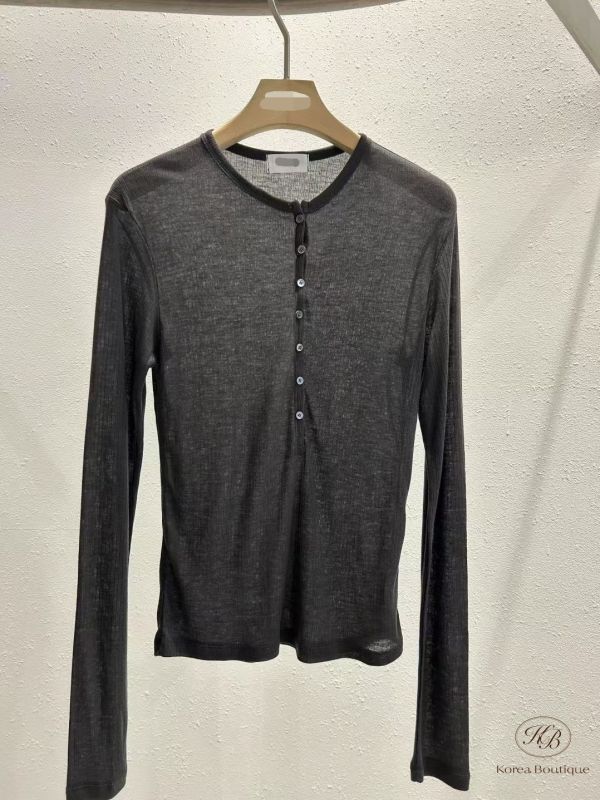 Fw66 秋季 微透膚絲質排扣衫 