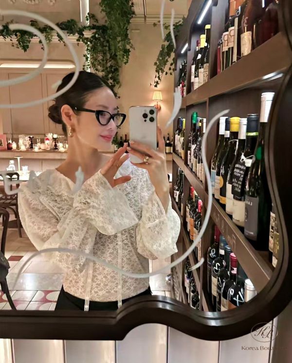 Fw285 秋季 微透膚蕾絲上衣 喜歡袖口的細節 