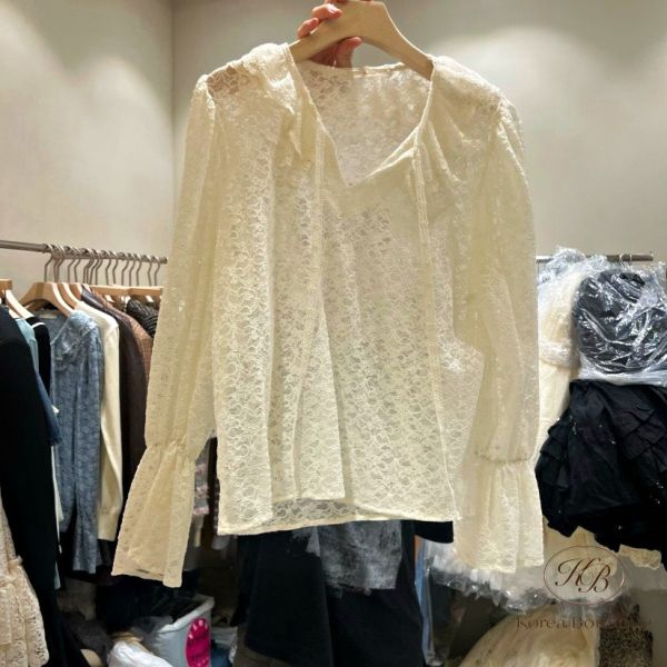 Fw285 秋季 微透膚蕾絲上衣 喜歡袖口的細節 