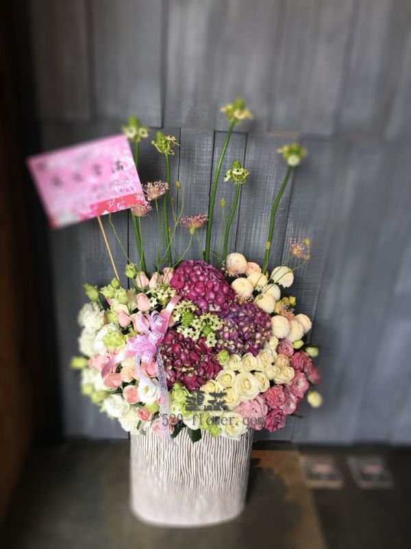 陶瓷製盆器大器盆花 特殊款訂製前先來電 台中鴻花花店代客送花-會議盆花,接待桌花,婚禮簽到桌花,賀禮盆花,開店賀禮盆花,會場氛圍提升,開店儀式感盆花,藝術盆花,代客送花,全程保密,珍惜所託