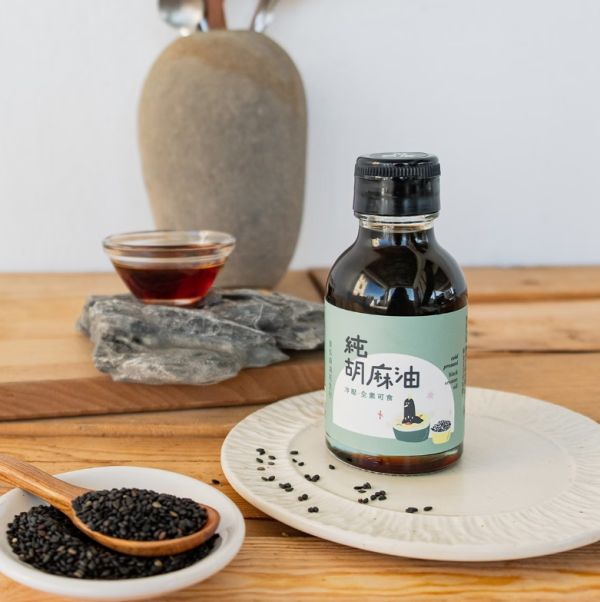 金弘/職人工藝/冷壓純胡麻油(小鮮瓶)/中黑/100ml 金弘,小鮮瓶,JIT,現榨,胡麻油