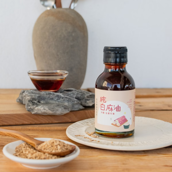 金弘/職人工藝/冷壓純白麻油(小鮮瓶)/100ml 金弘,小鮮瓶,JIT,現榨,白麻油