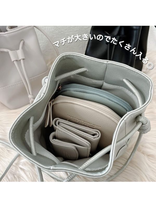 日本品牌 束口水桶斜背包 束口包 水桶包 斜背小包 斜背包 斜背肩背包 杏色 黑色 銀色 現貨 日本品牌 束口水桶斜背包 束口包 水桶包 斜背小包 斜背包 斜背肩背包 杏色 黑色 銀色 皮革包