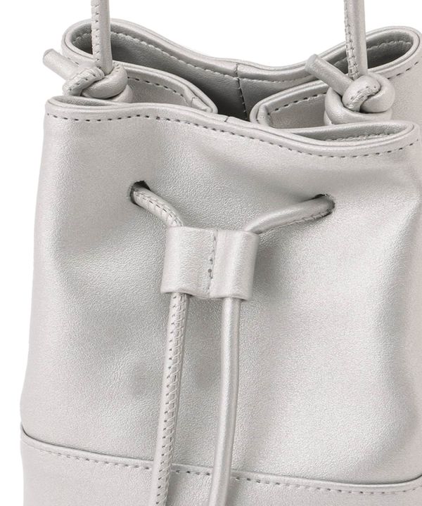 日本品牌 束口水桶斜背包 束口包 水桶包 斜背小包 斜背包 斜背肩背包 杏色 黑色 銀色 現貨 日本品牌 束口水桶斜背包 束口包 水桶包 斜背小包 斜背包 斜背肩背包 杏色 黑色 銀色 皮革包