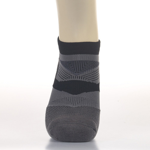 輕壓透氣運動襪-黑M 男襪,除臭襪,機能襪,除臭,機能,消臭,腳臭,運動襪,跑步,銀離子,