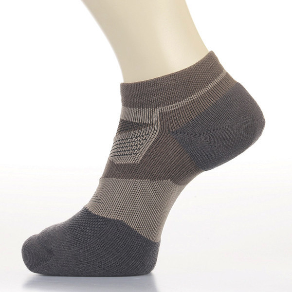 輕壓透氣運動襪-咖啡M 男襪,除臭襪,機能襪,除臭,機能,消臭,腳臭,運動襪,跑步,銀離子,