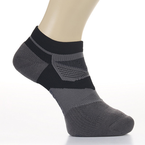 輕壓透氣運動襪-黑M 男襪,除臭襪,機能襪,除臭,機能,消臭,腳臭,運動襪,跑步,銀離子,