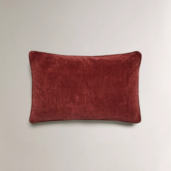 酒紅絨布靠枕 
