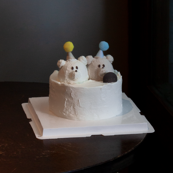 熊熊戚風蛋糕6吋 熊熊戚風、熊熊蛋糕、可愛造型蛋糕、冬季限定戚風、草莓戚風、葡萄戚風、哈密瓜戚風、生日蛋糕推薦、可愛生日蛋糕、手作戚風蛋糕、季節水果蛋糕、璐尼甜點