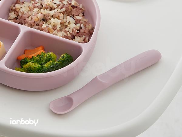 ianbaby®頂級鉑金矽膠餵食湯匙Stage1 (櫻桃乳酪) 伊恩寶貝,ianbaby,伊恩寶貝餐盤,伊恩寶貝餐具,ianbaby餐具,矽膠餐具,鉑金矽膠餐具,寶寶矽膠餐具,矽膠餐具推薦,韓國矽膠餐具,無毒餐具