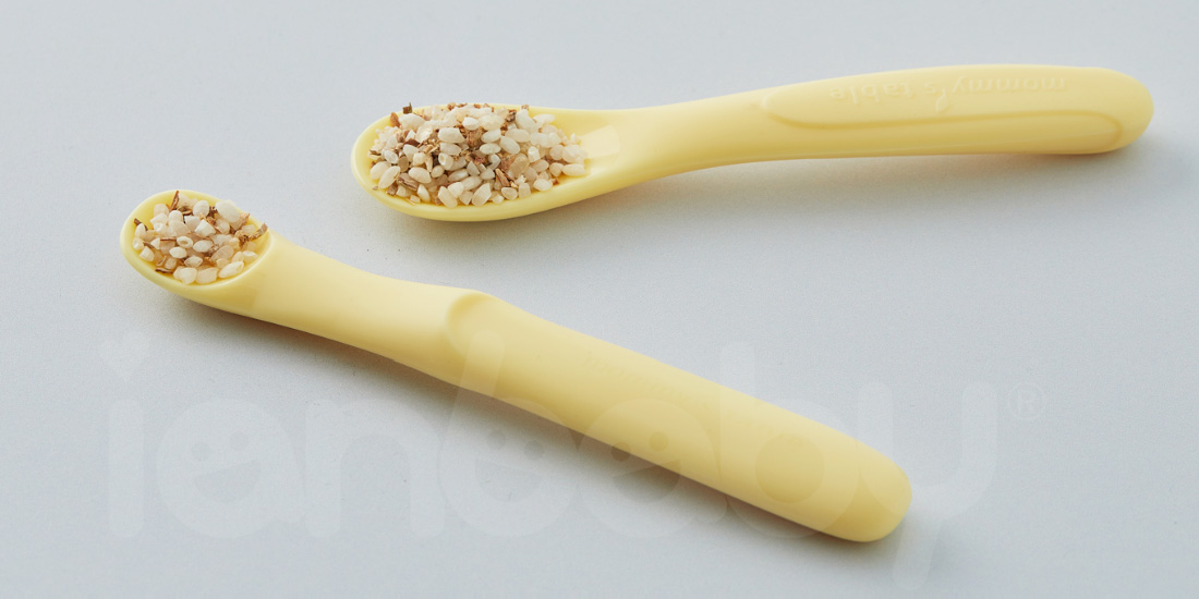 S-SP_04.jpg/ ianbaby頂級鉑金矽膠餵食湯匙Stage.1勺面口徑較小，適合4個月以上副食品初期只會吞嚥階段的寶寶。