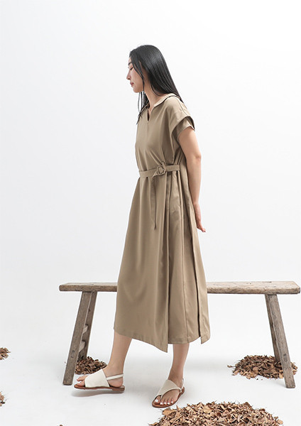 Prophet_預言家褶片洋裝_卡其 
