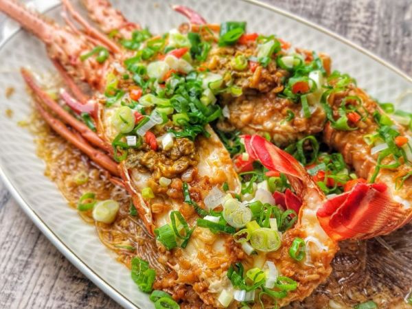 巴西黑盒活凍生龍蝦 每隻450g 以上 (活龍蝦原料使用，鮮度特優。) 