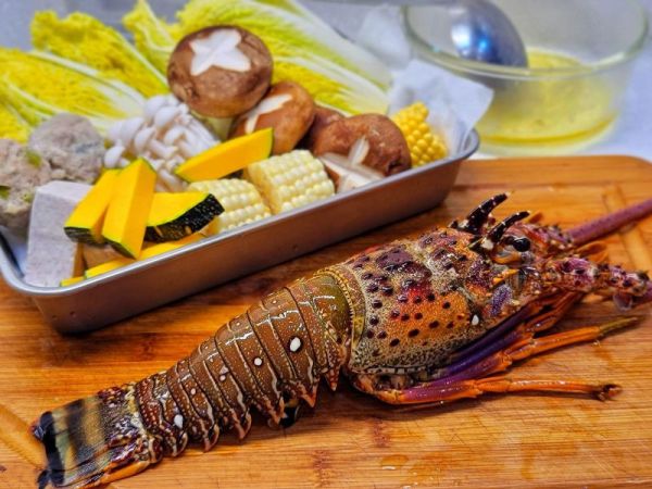 巴西黑盒活凍生龍蝦 每隻450g 以上 (活龍蝦原料使用，鮮度特優。) 